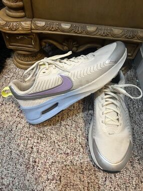 Nike AirMax En Women's Sneakers
